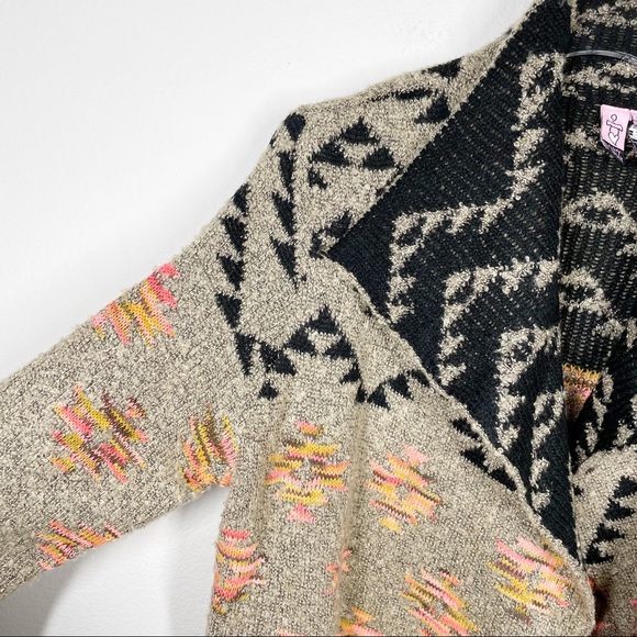 AZTEC Southwest Longline Open Cardigan - Picture 2 of 6